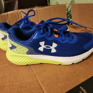 NEW UA BGS Charged Rogue 3 Sneakers Shoes Blue and Green Size 5.5  UNISEX